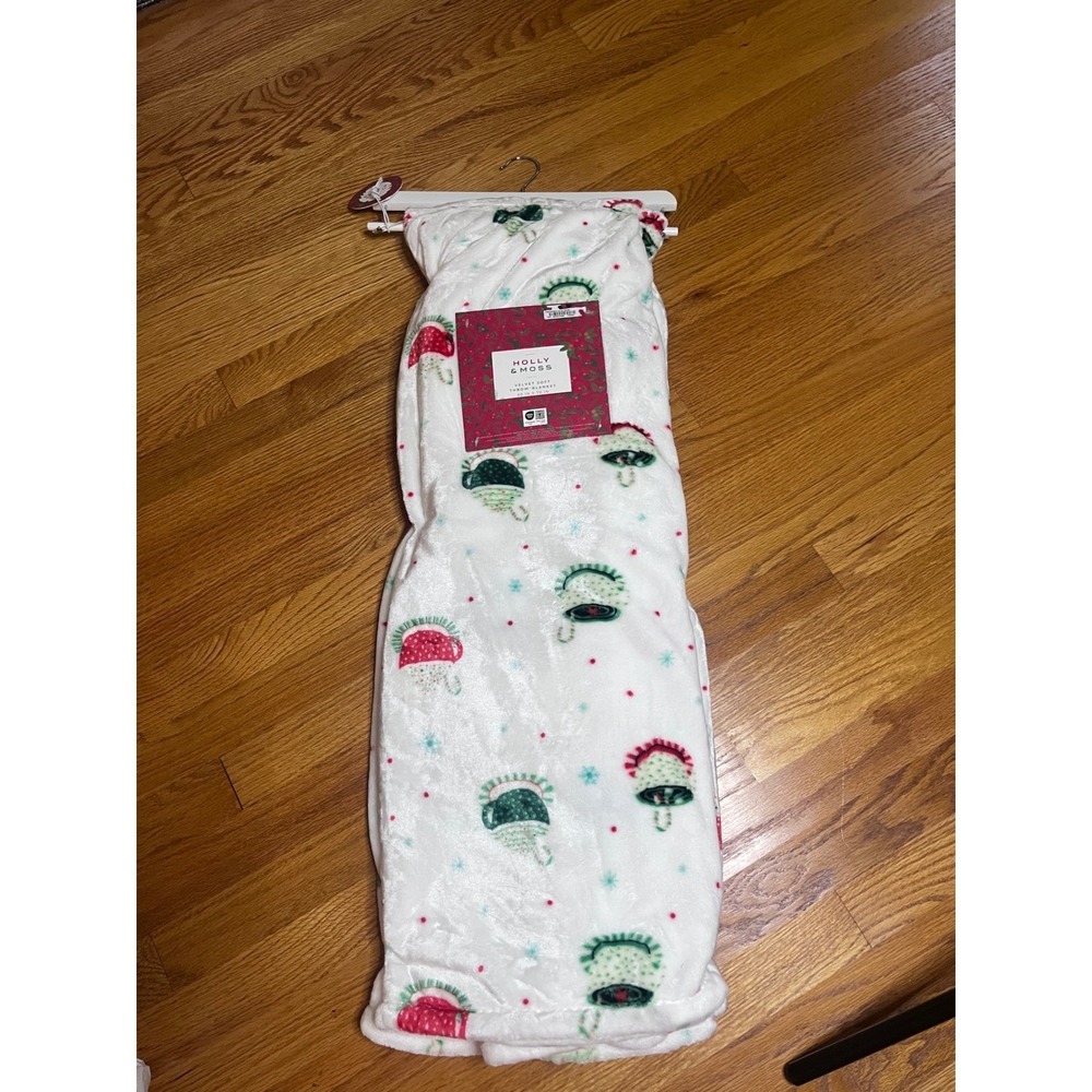 Holly & Moss Christmas Cocoa Velvet Soft Throw Blanket White Red Green 60x70
